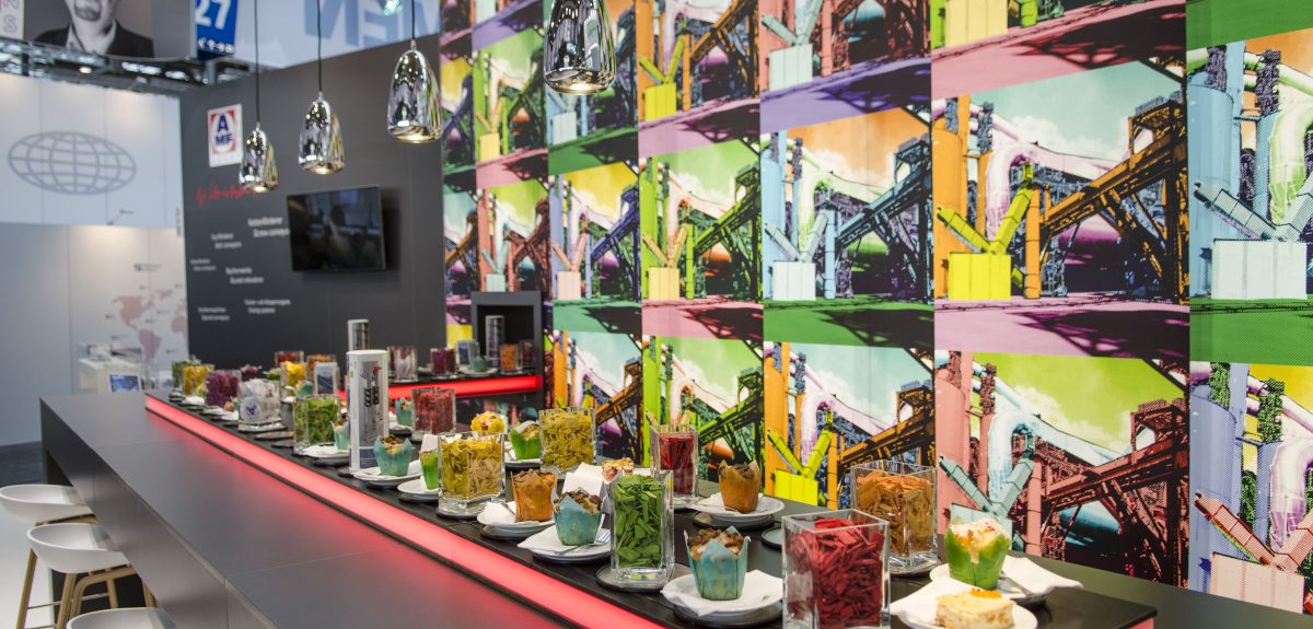 AMF-BRUNS Rückwand im Pop-Art-Stil